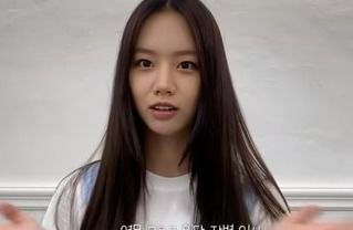 惠利在自己的youtube频道公开剪掉5年长发的过程还透露了要将头发捐给癌症患者